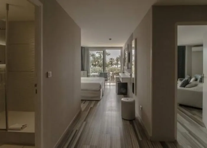 Josse Отель Антиб